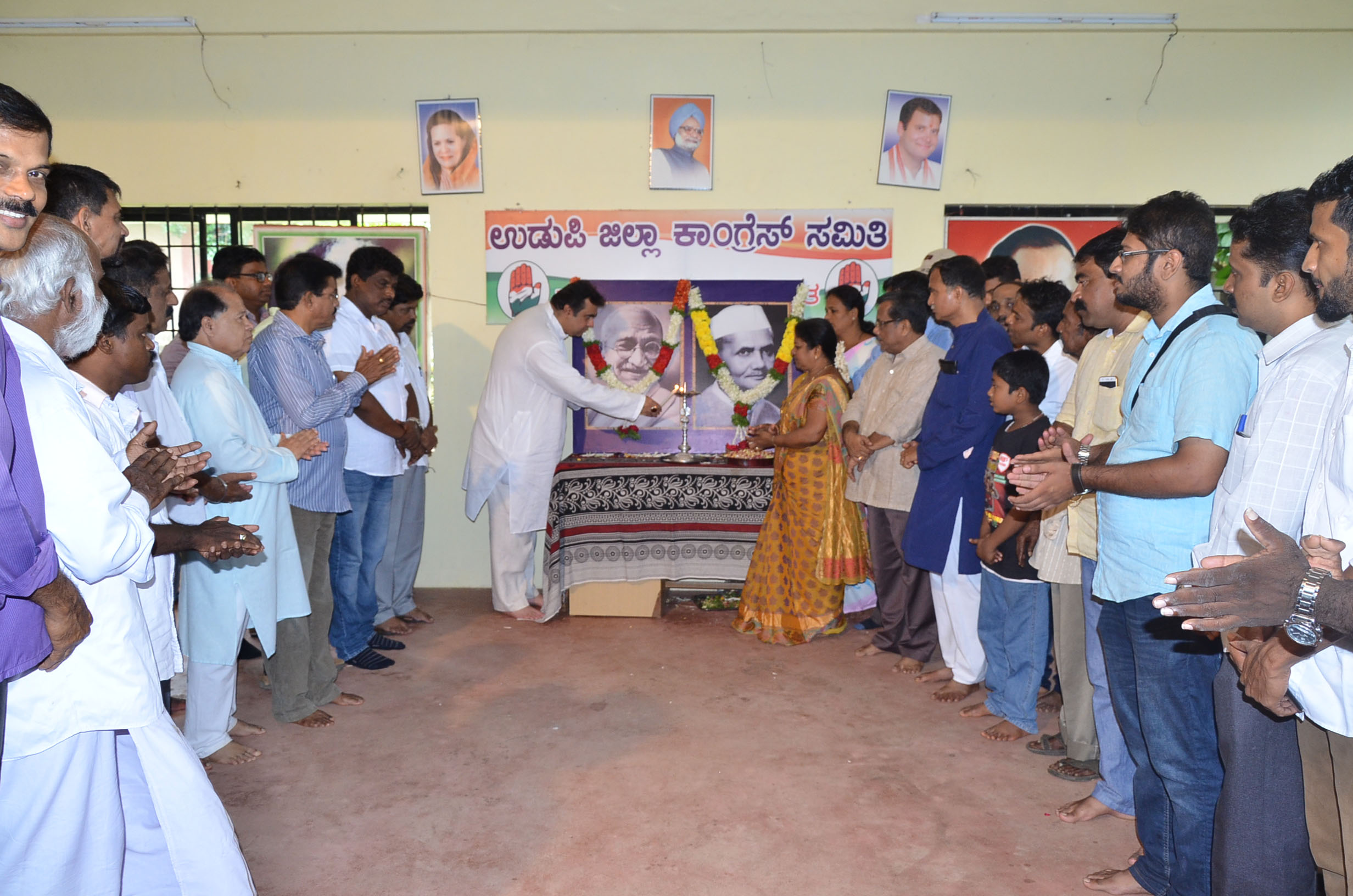 ಉಡುಪಿ: ಕಾಂಗ್ರೆಸ್ ಭವನದಲ್ಲಿ ಗಾಂಧಿಜೀ, ಶಾಸ್ತ್ರಿಗಳ ಜಯಂತಿ